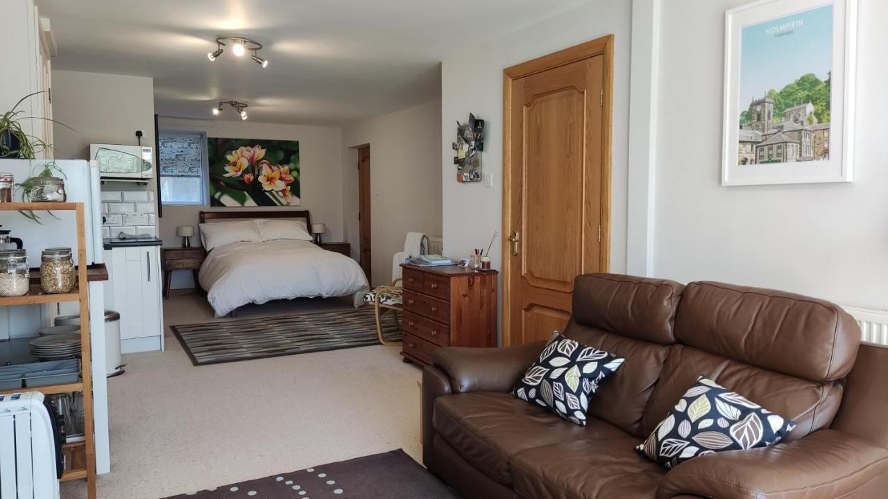 Wood Bank Studio Apartment هولمفيرث المظهر الخارجي الصورة